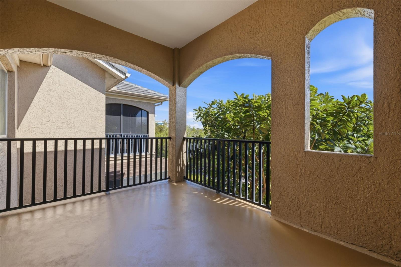 615 SAXONY BLVD, ST PETERSBURG, FL, 33701