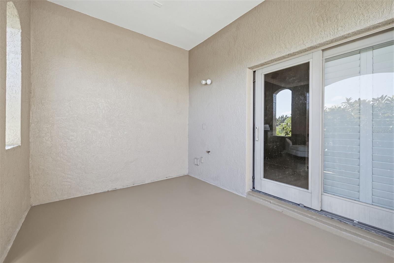 615 SAXONY BLVD, ST PETERSBURG, FL, 33701
