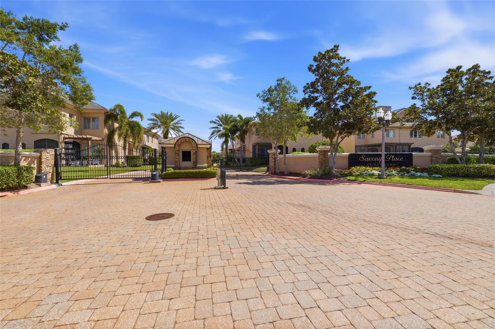 615 SAXONY BLVD, ST PETERSBURG, FL, 33701