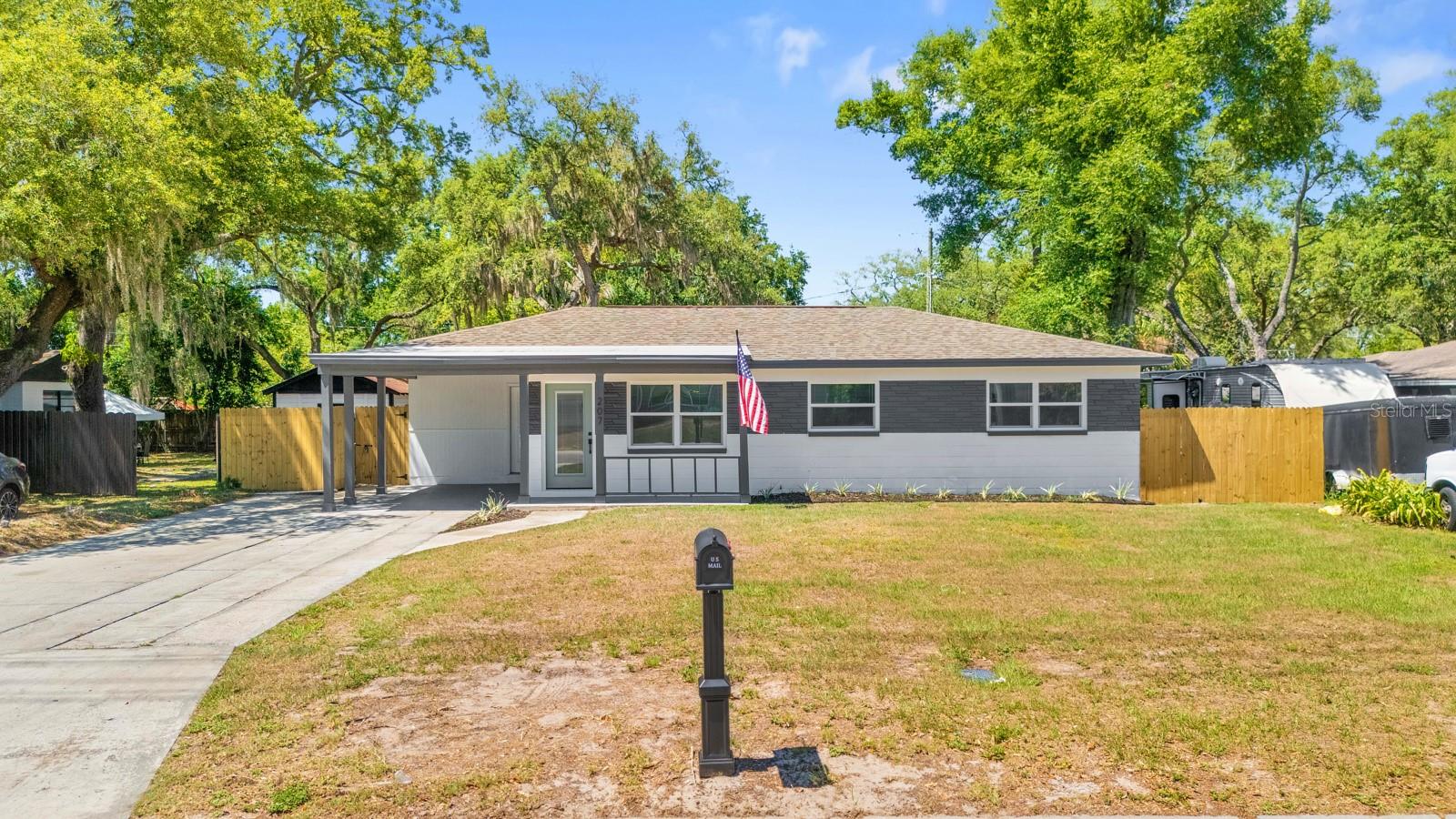 207 W BOUGAINVILLEA AVE, TAMPA, FL, 33612