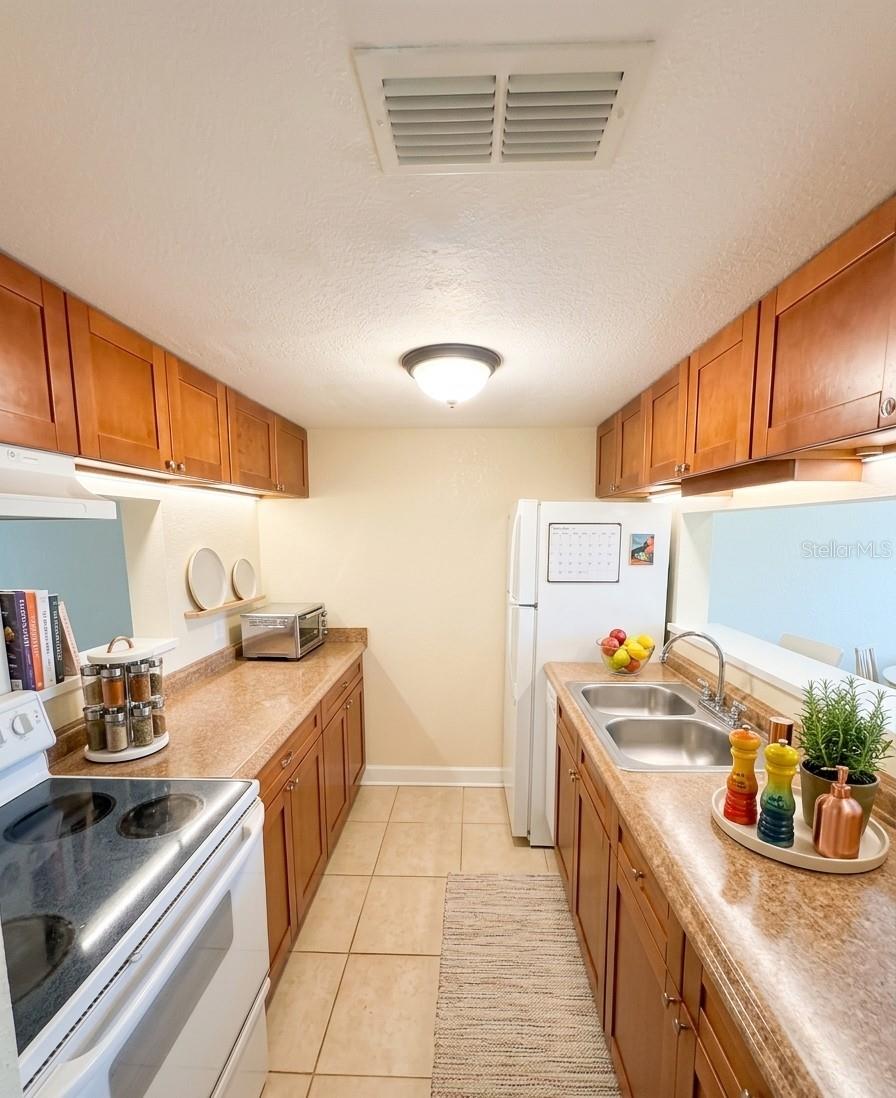 7143 E BANK DR #7143, TAMPA, FL, 33617