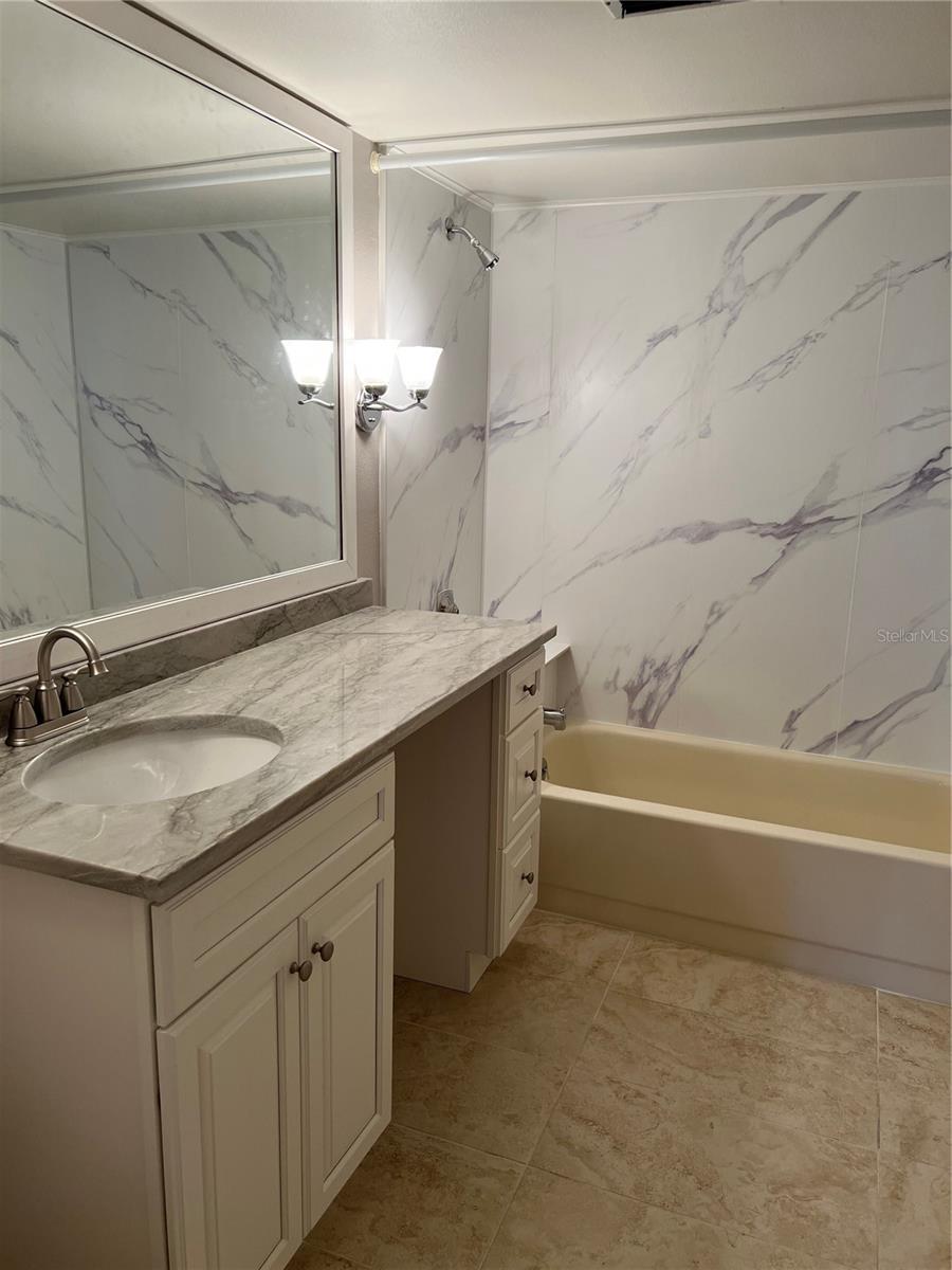 5400 34TH ST W #E8, BRADENTON, FL, 34210