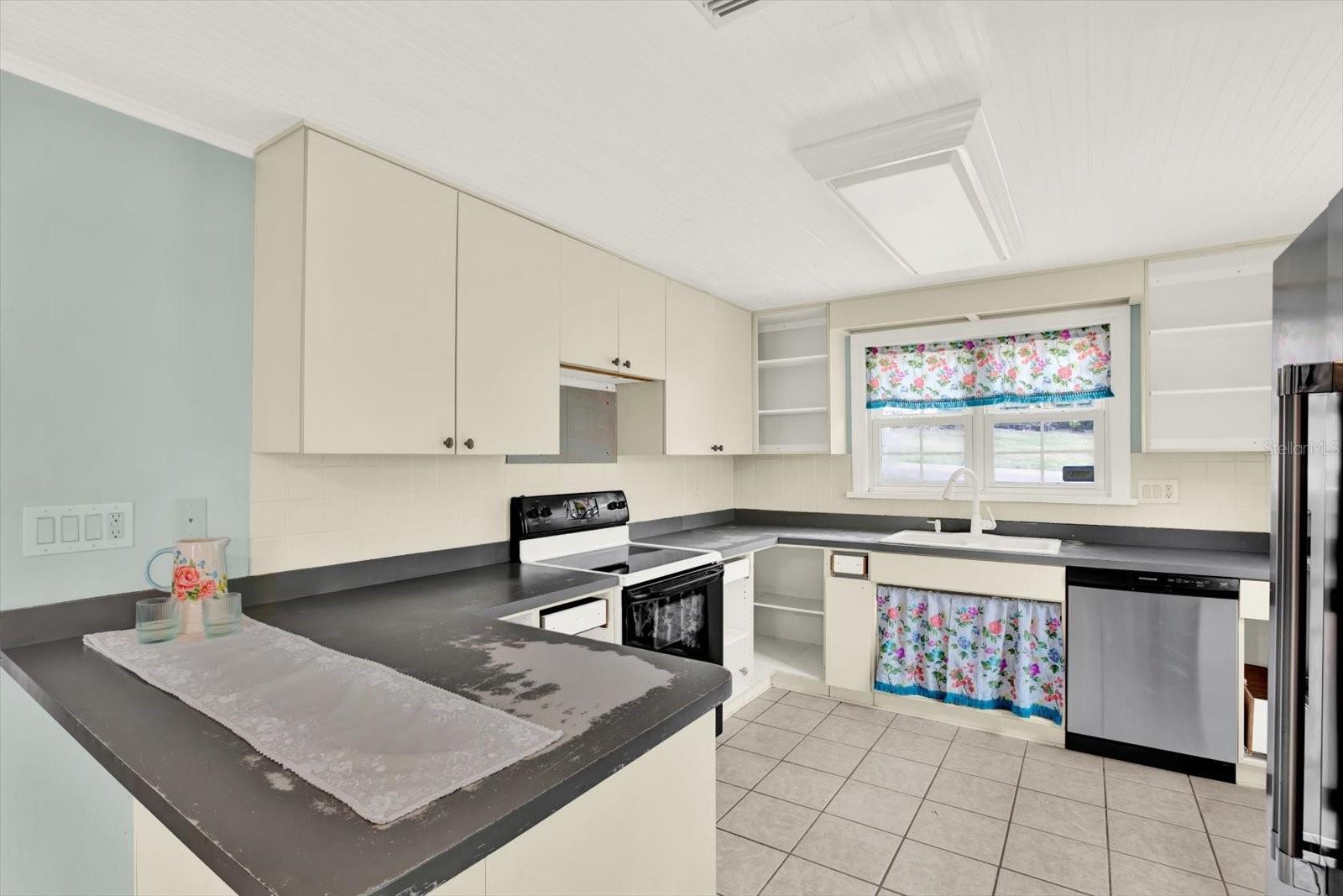 36920 MISSOURI AVE, DADE CITY, FL, 33523