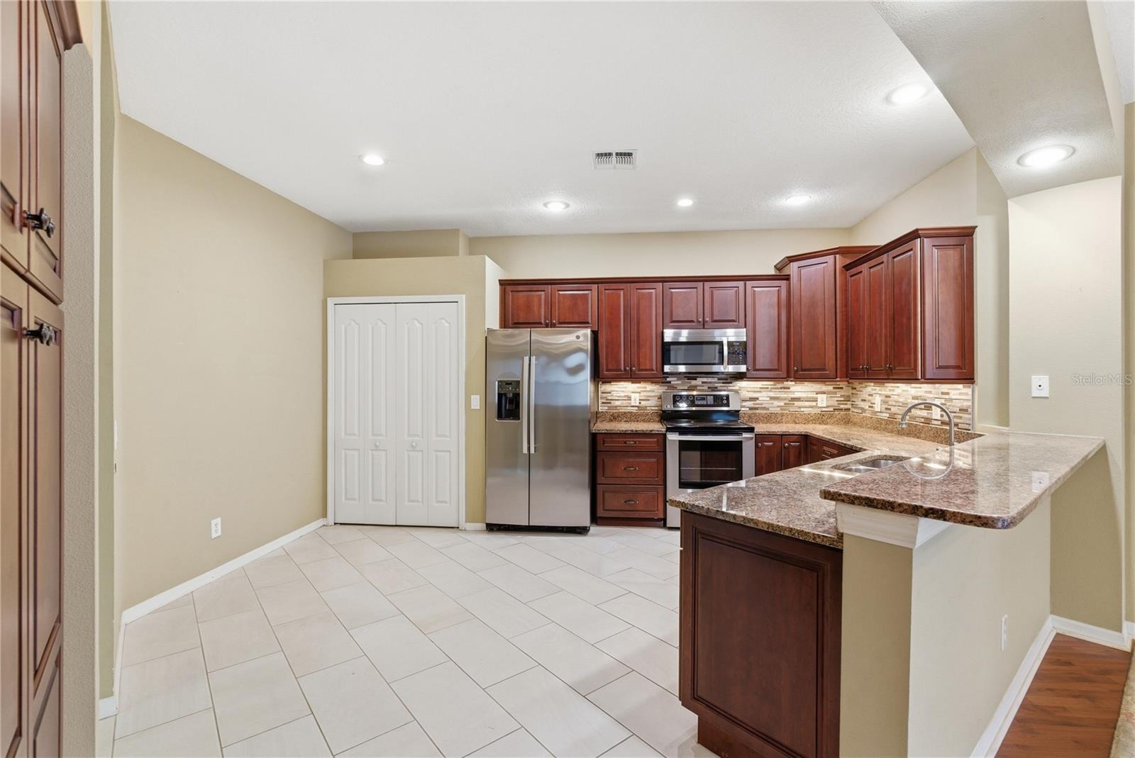 30442 LETTINGWELL CIR, WESLEY CHAPEL, FL, 33543