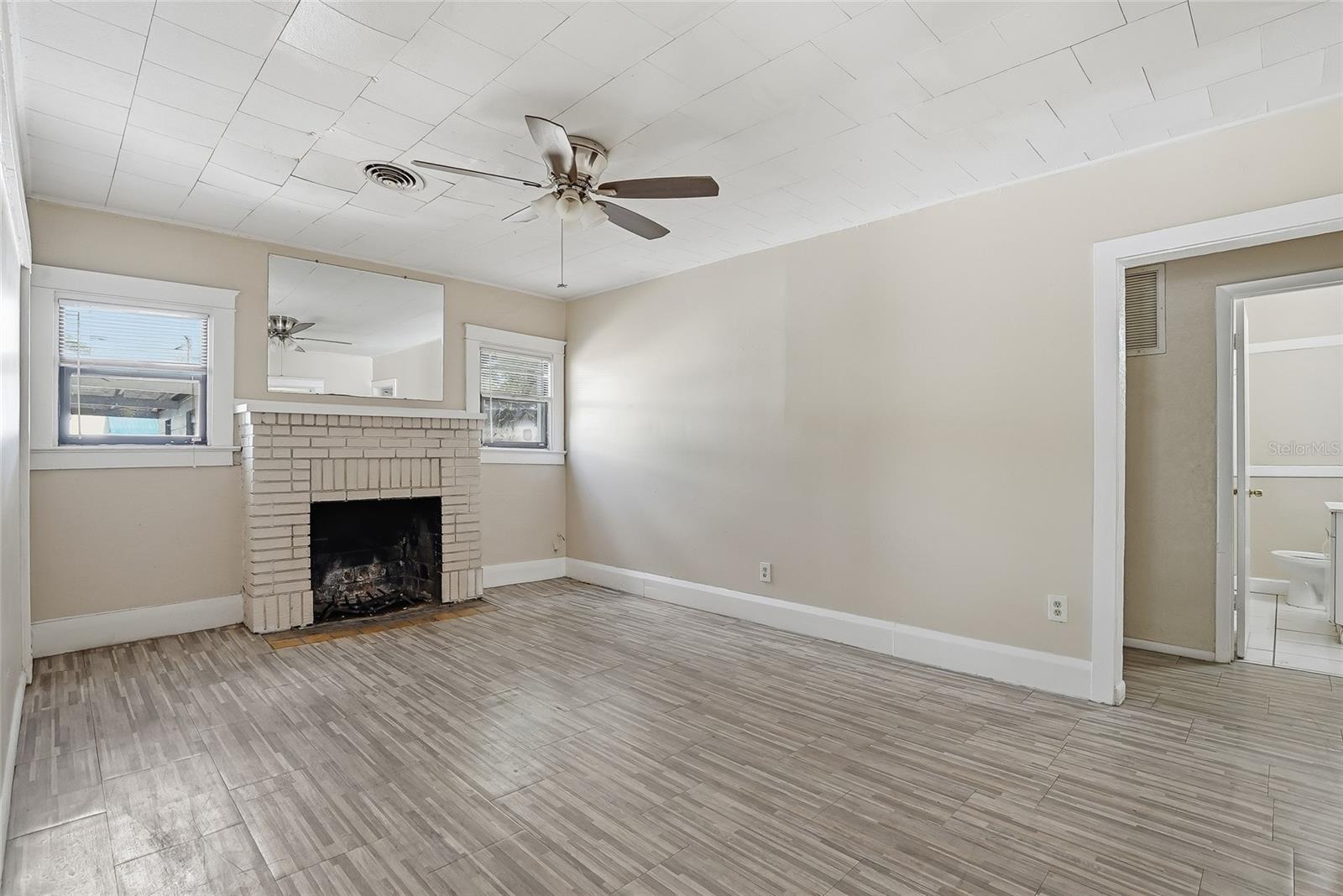 911 MAGNOLIA DR, CLEARWATER, FL, 33756