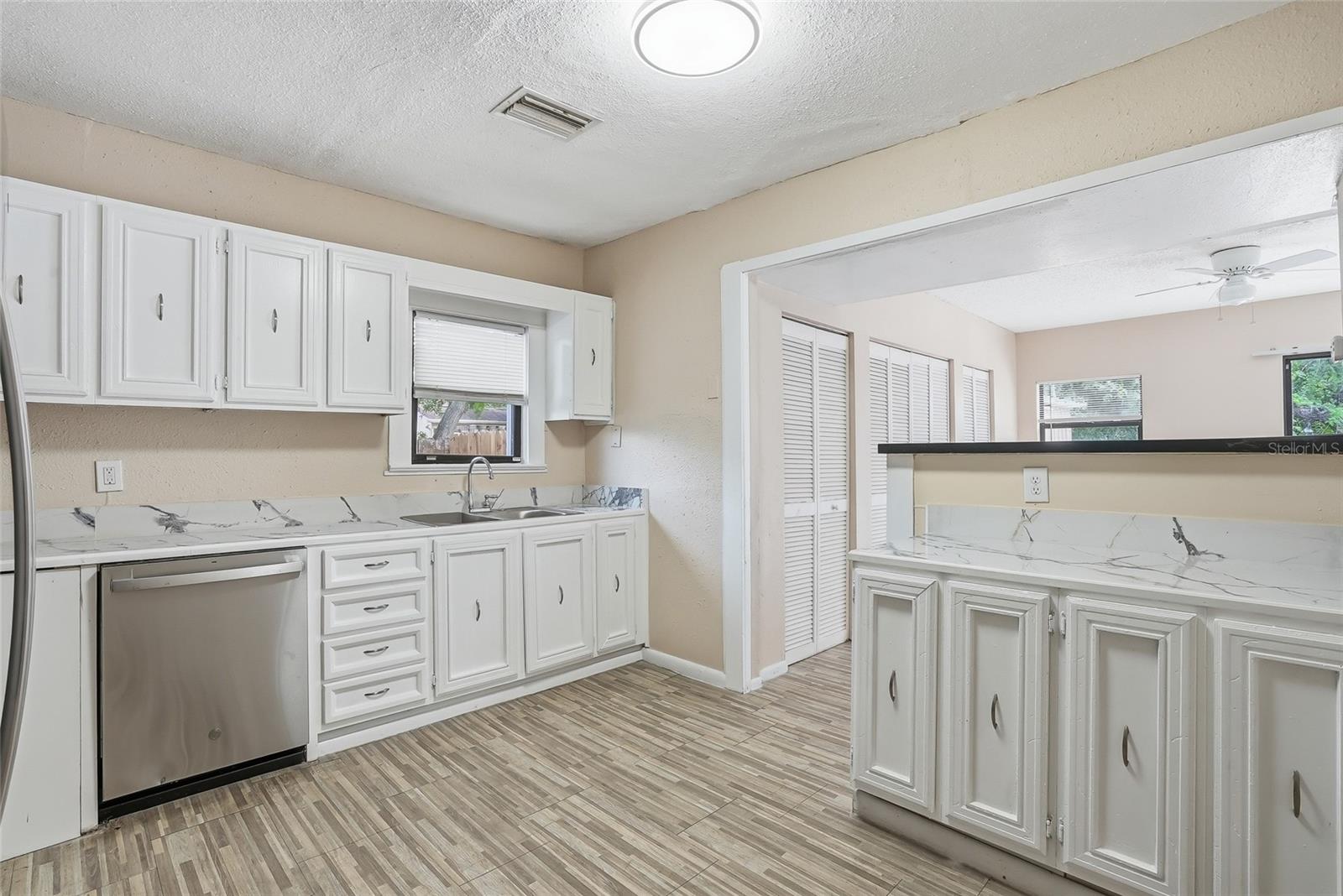 911 MAGNOLIA DR, CLEARWATER, FL, 33756