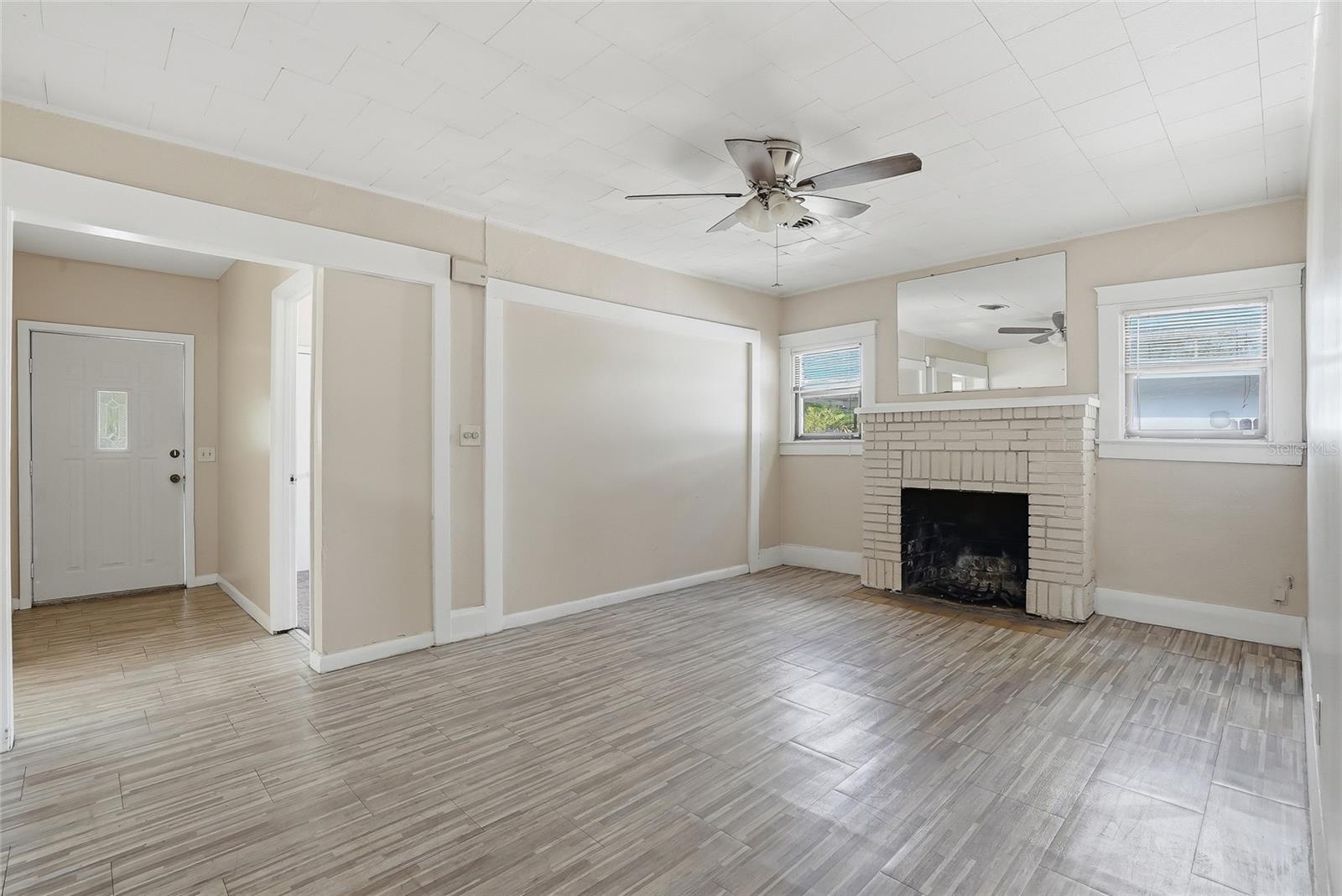 911 MAGNOLIA DR, CLEARWATER, FL, 33756