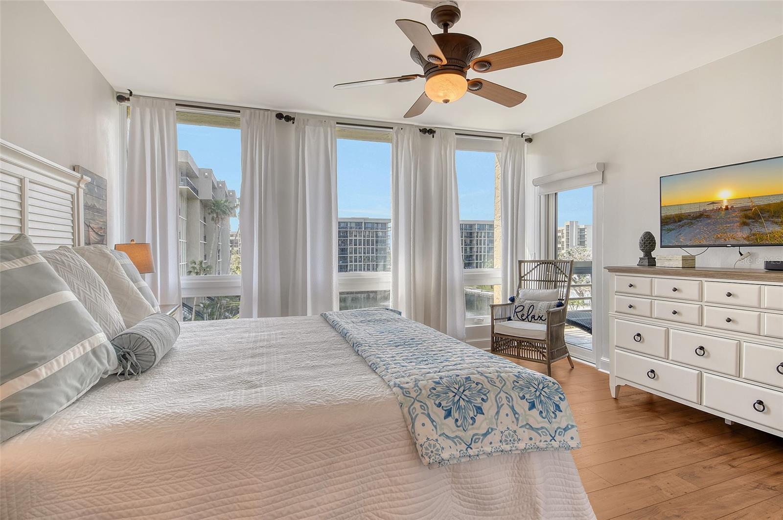 1115 GULF OF MEXICO DR #304, LONGBOAT KEY, FL, 34228