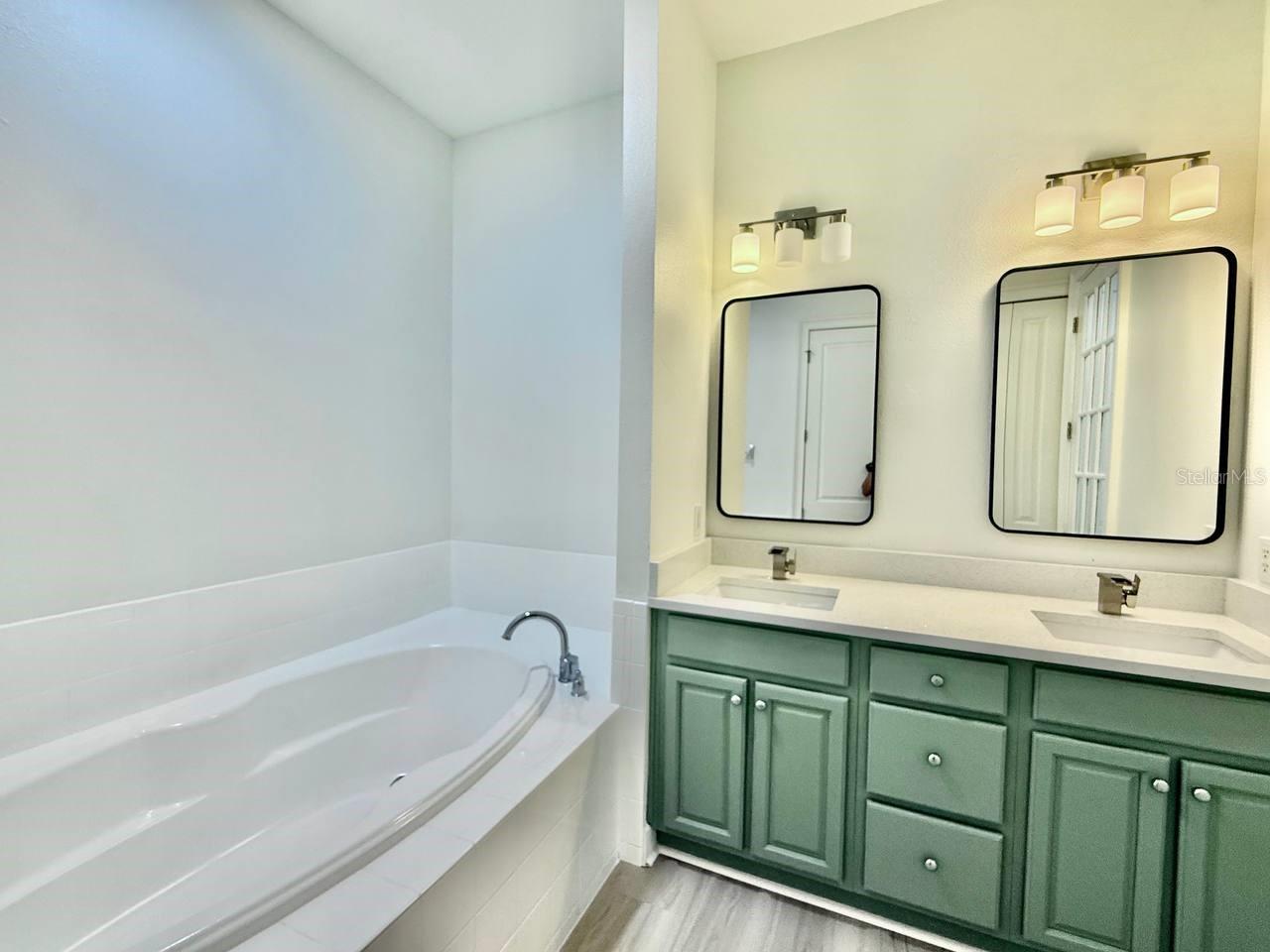 8614 MIRAMAR TERRACE CIR #8614, TEMPLE TERRACE, FL, 33637