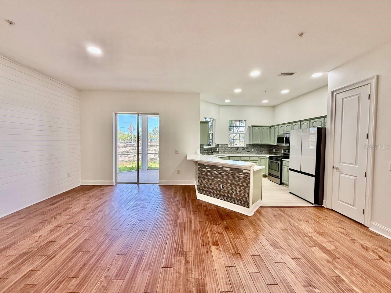 8614 MIRAMAR TERRACE CIR #8614, TEMPLE TERRACE, FL, 33637