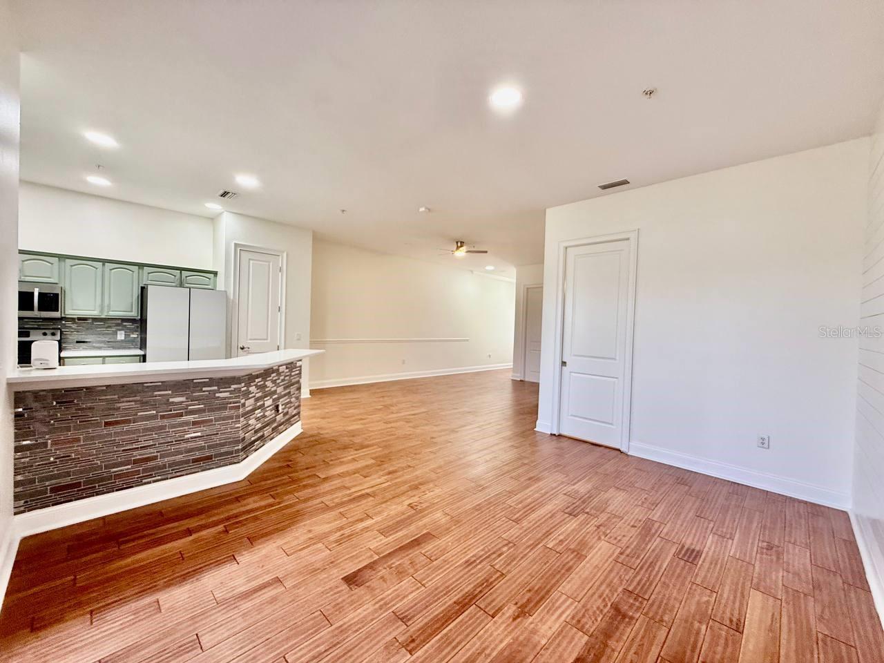 8614 MIRAMAR TERRACE CIR #8614, TEMPLE TERRACE, FL, 33637