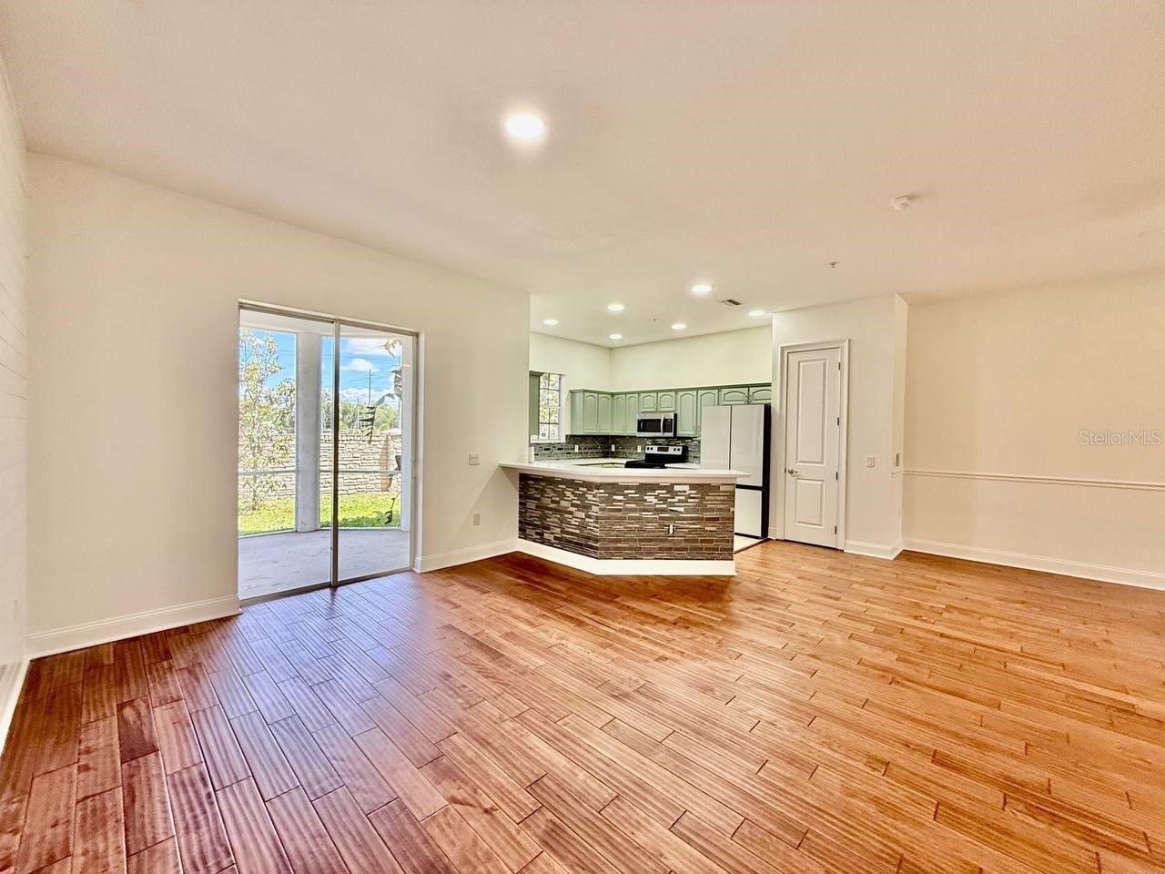 8614 MIRAMAR TERRACE CIR #8614, TEMPLE TERRACE, FL, 33637