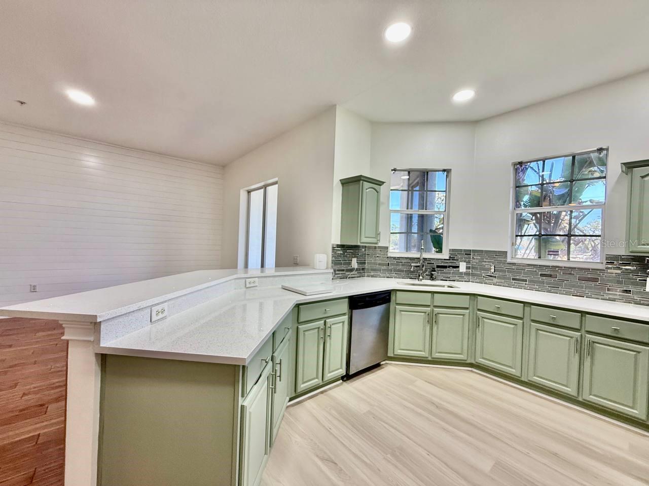 8614 MIRAMAR TERRACE CIR #8614, TEMPLE TERRACE, FL, 33637