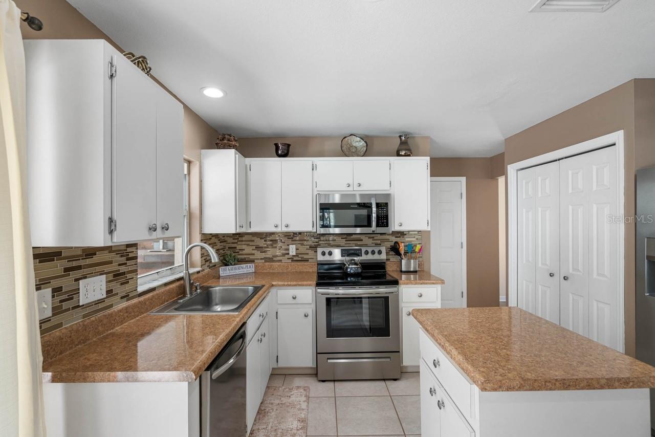 2301 MILLCREEK CT, VALRICO, FL, 33596