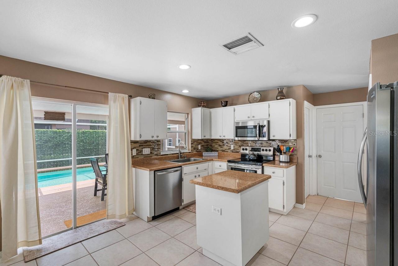 2301 MILLCREEK CT, VALRICO, FL, 33596
