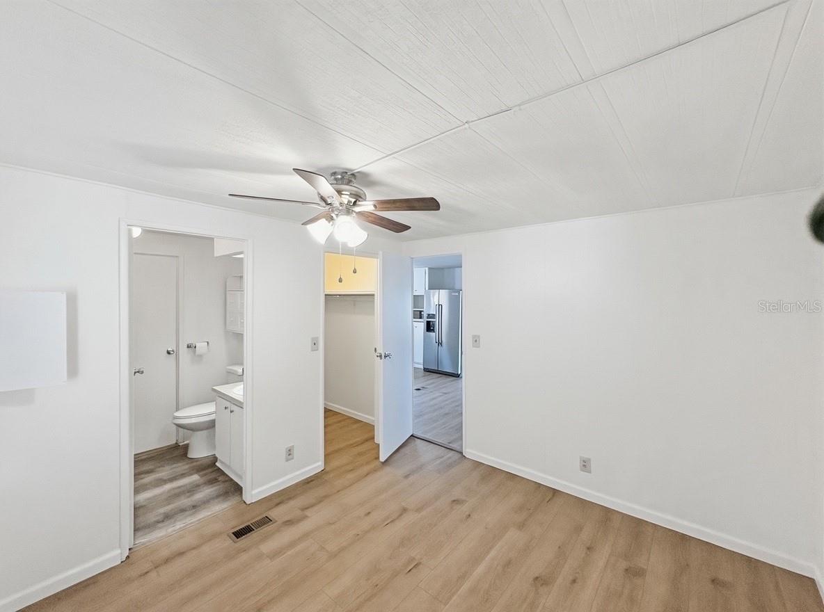 4 E QUAIL RUN, WILDWOOD, FL, 34785