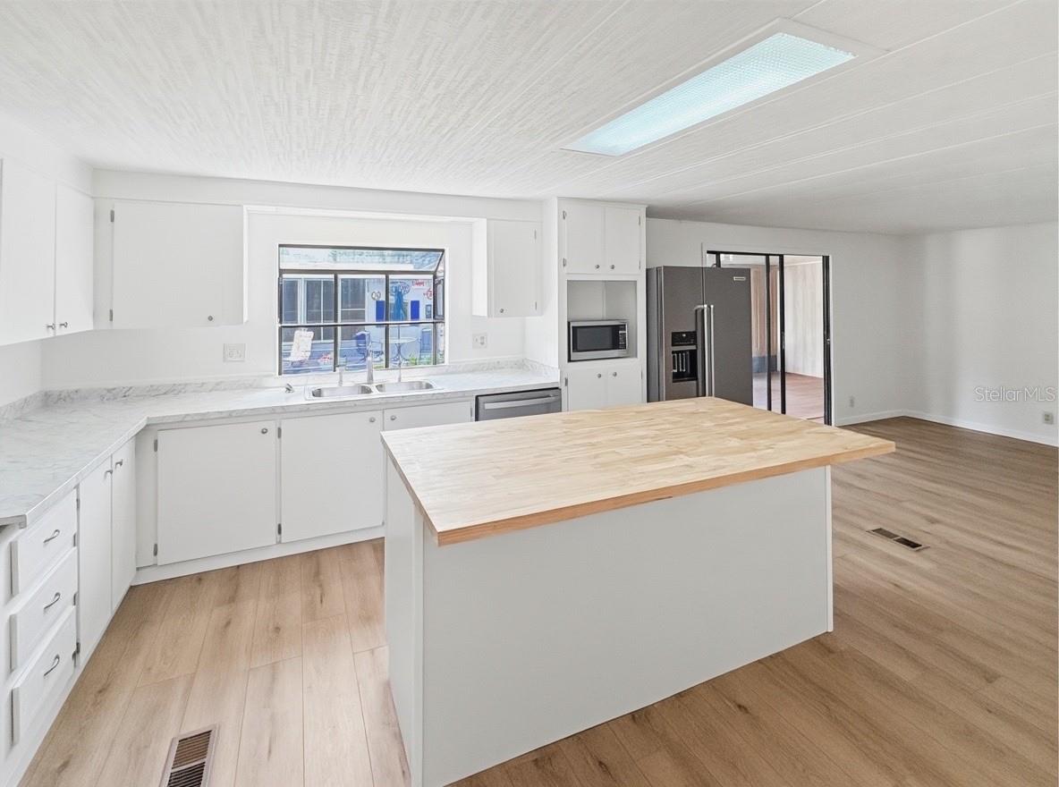 4 E QUAIL RUN, WILDWOOD, FL, 34785