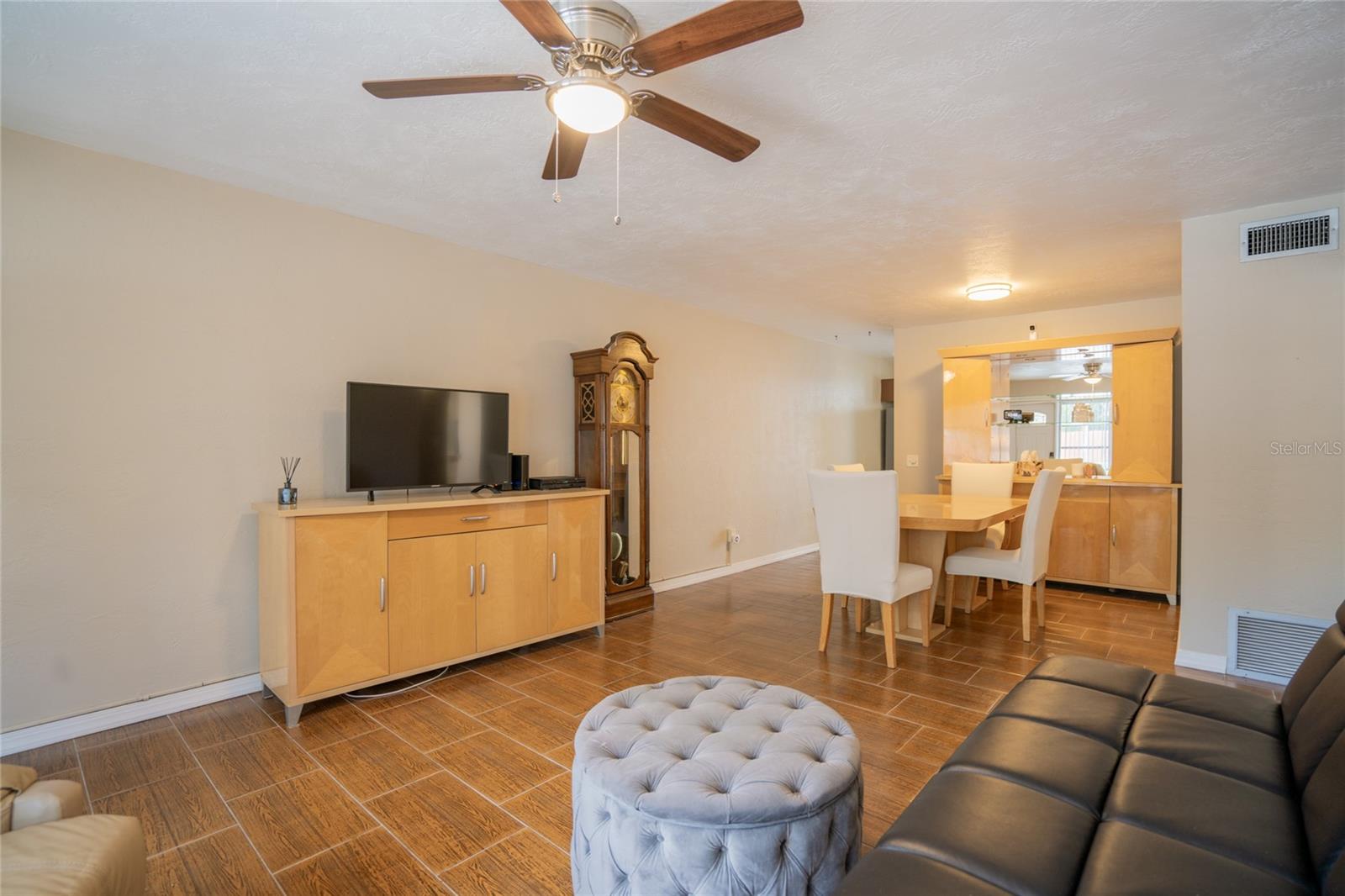 4150 55TH ST N #1116, KENNETH CITY, FL, 33709