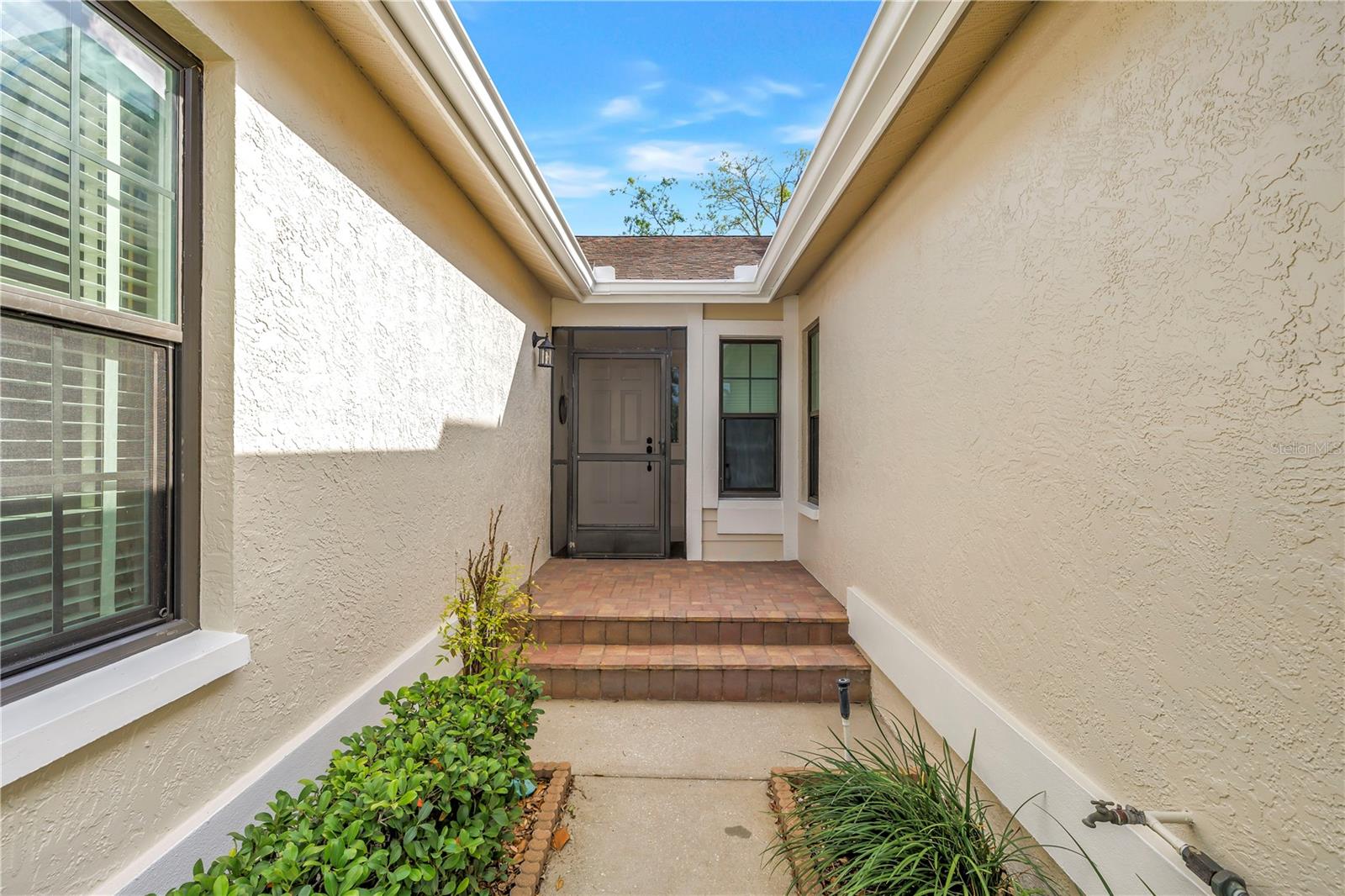 1044 ROMANO CT NE, ST PETERSBURG, FL, 33702