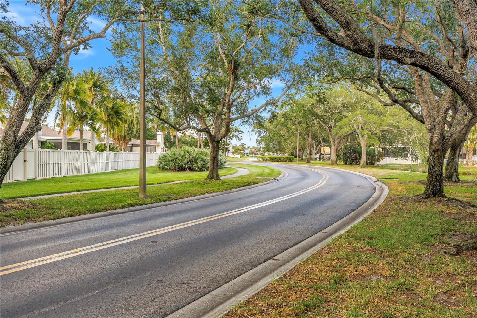 1044 ROMANO CT NE, ST PETERSBURG, FL, 33702