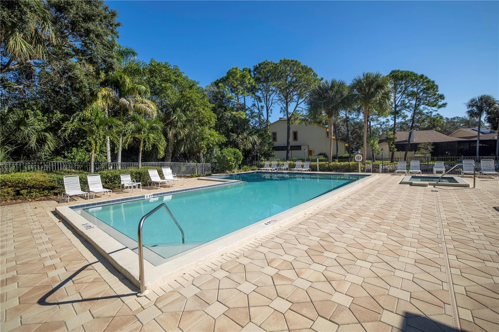 1044 ROMANO CT NE, ST PETERSBURG, FL, 33702