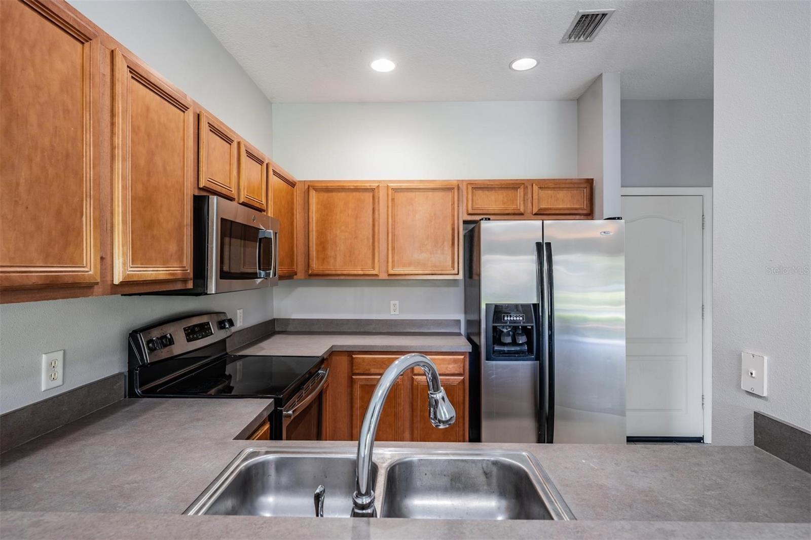 9084 IRON OAK AVE, TAMPA, FL, 33647