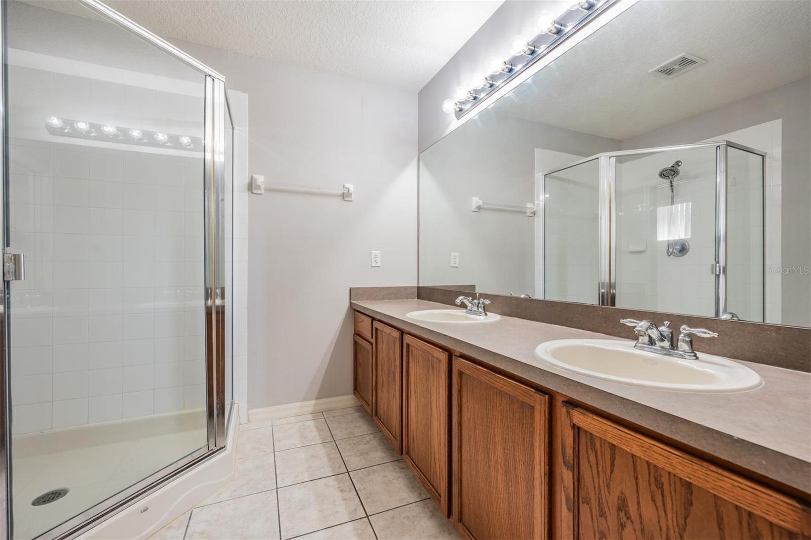 9084 IRON OAK AVE, TAMPA, FL, 33647