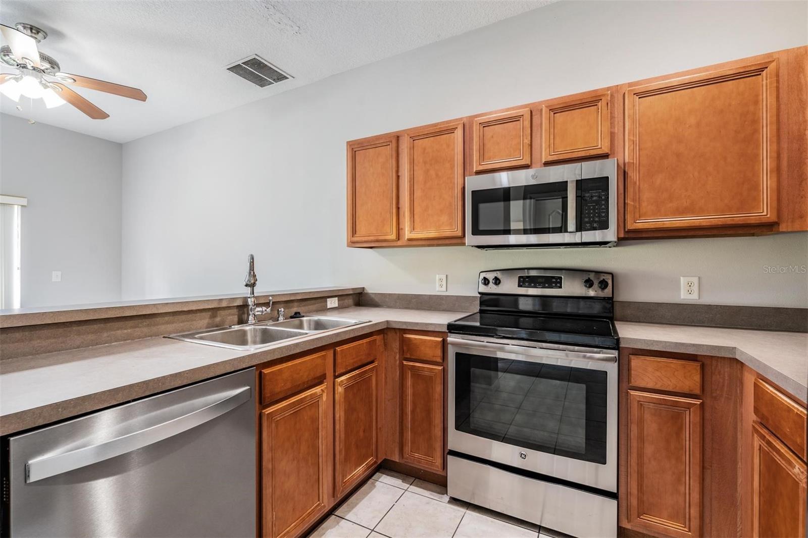 9084 IRON OAK AVE, TAMPA, FL, 33647