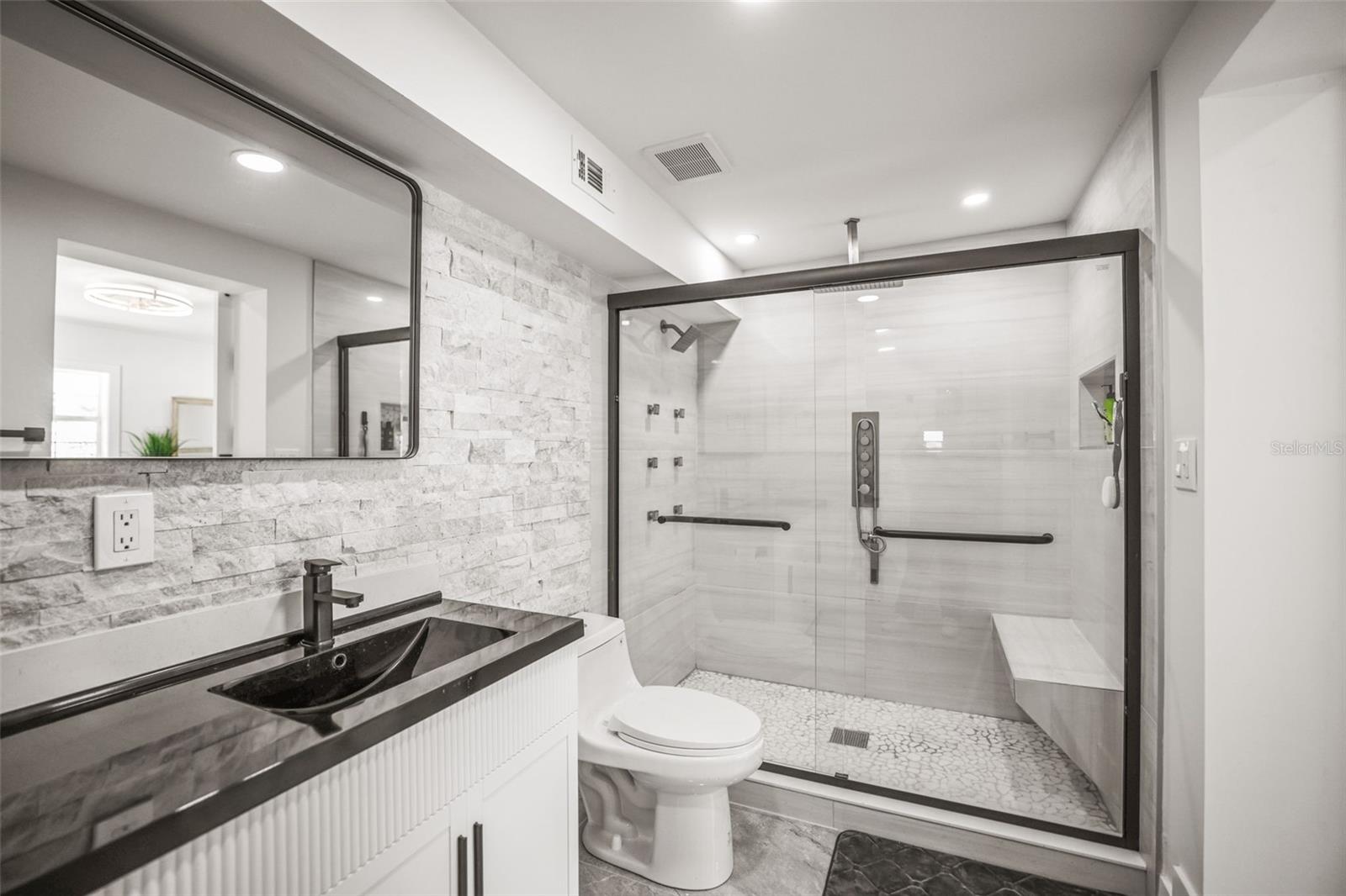 4327 HUNTINGTON ST NE, ST PETERSBURG, FL, 33703