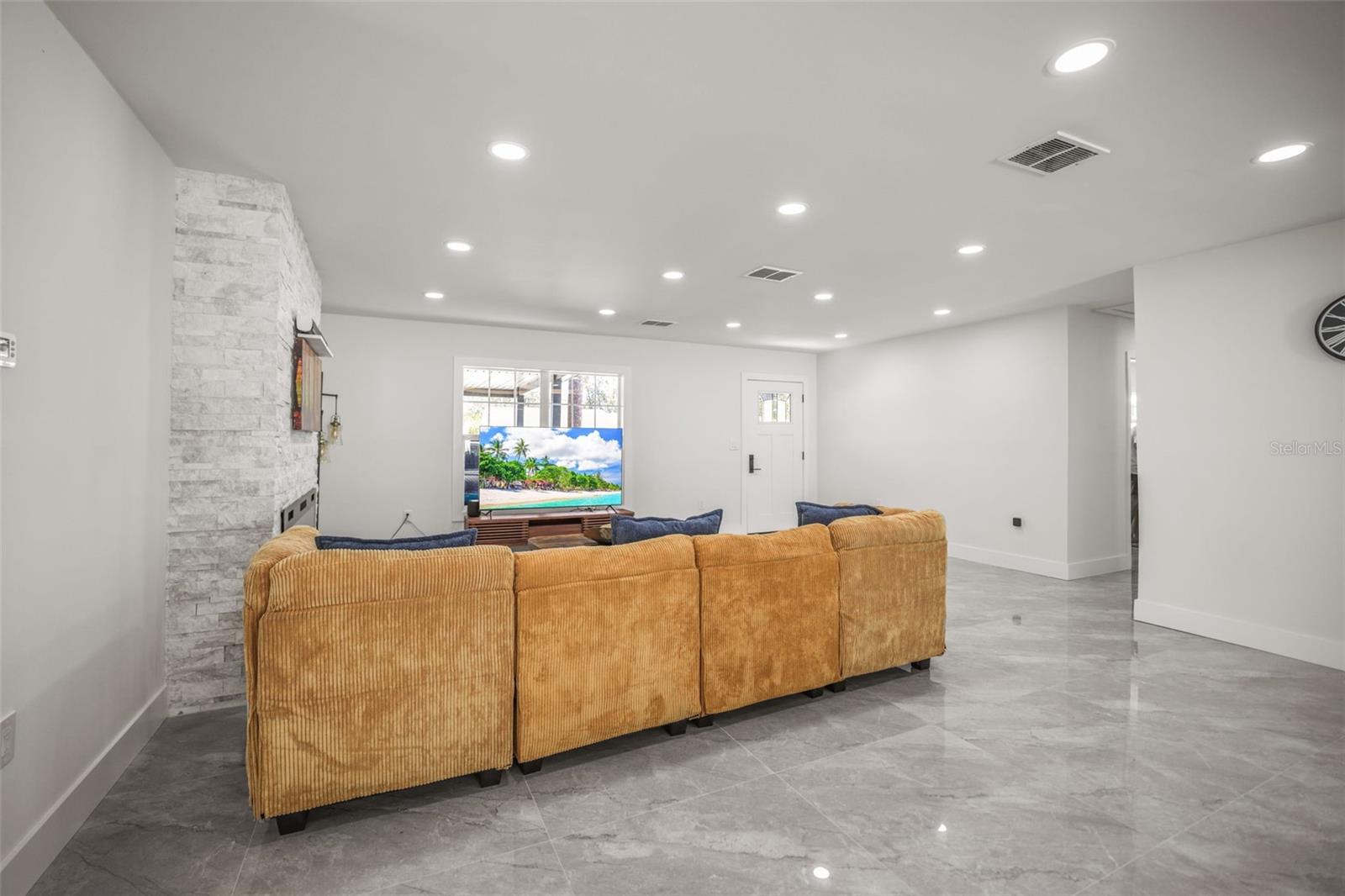 4327 HUNTINGTON ST NE, ST PETERSBURG, FL, 33703