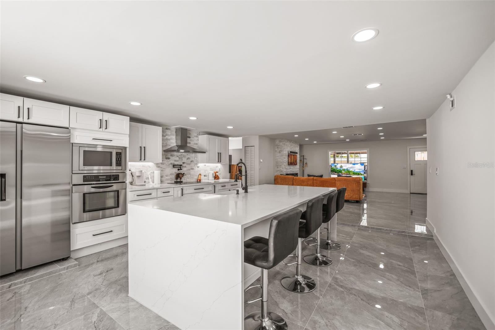 4327 HUNTINGTON ST NE, ST PETERSBURG, FL, 33703