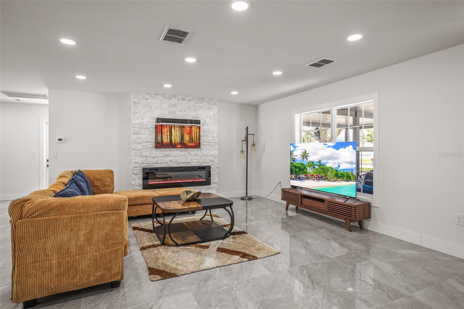 4327 HUNTINGTON ST NE, ST PETERSBURG, FL, 33703