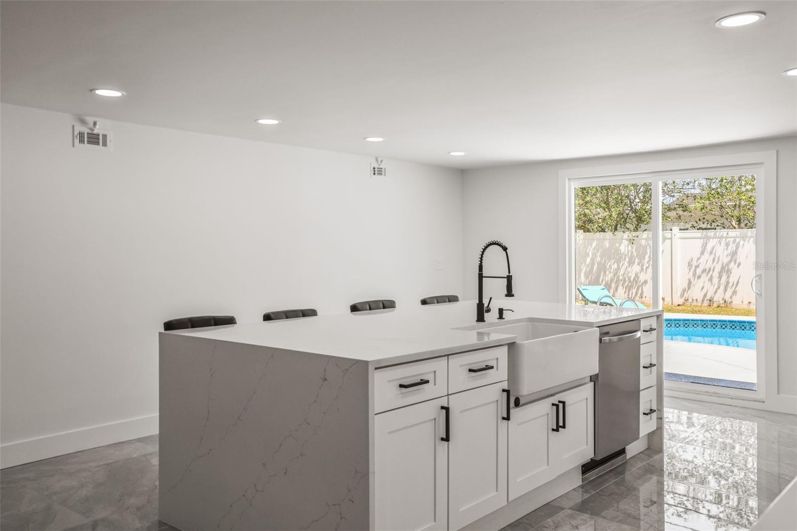 4327 HUNTINGTON ST NE, ST PETERSBURG, FL, 33703