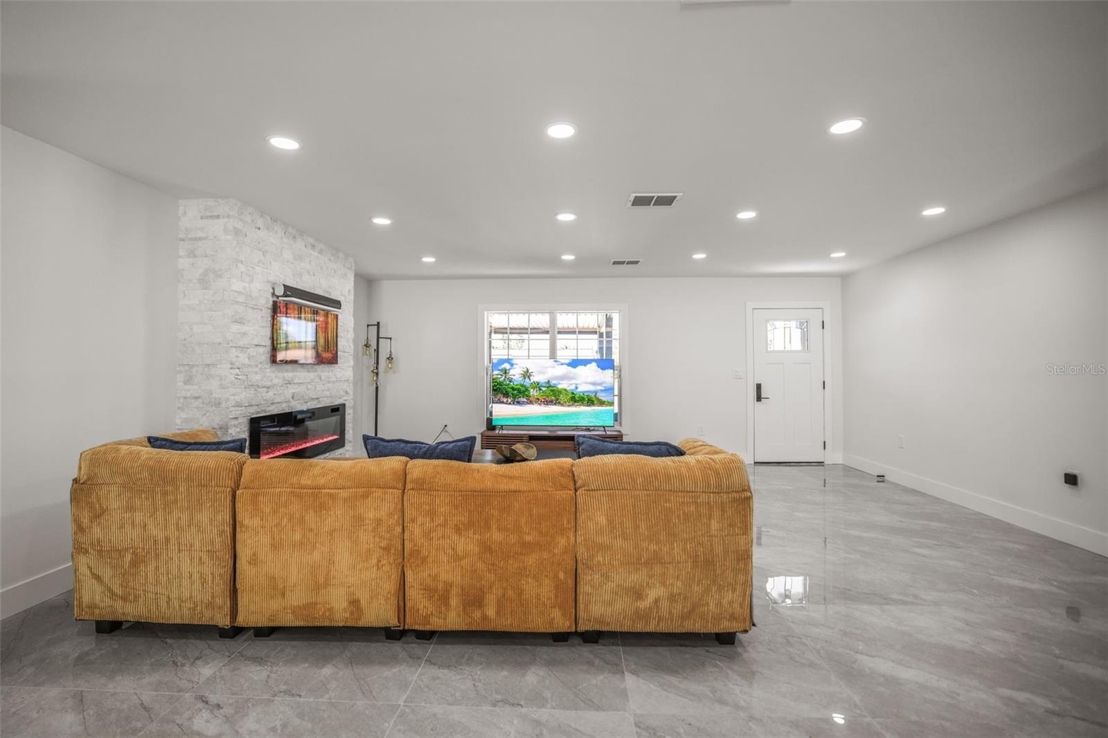 4327 HUNTINGTON ST NE, ST PETERSBURG, FL, 33703