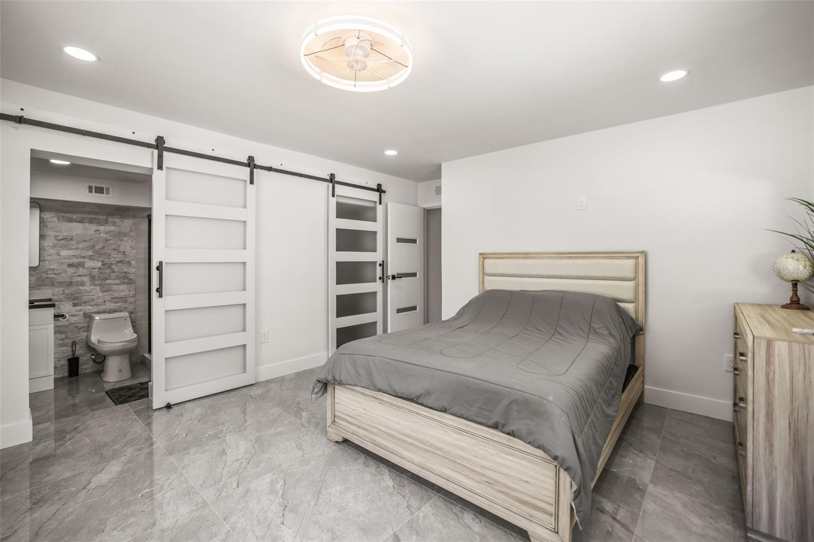 4327 HUNTINGTON ST NE, ST PETERSBURG, FL, 33703