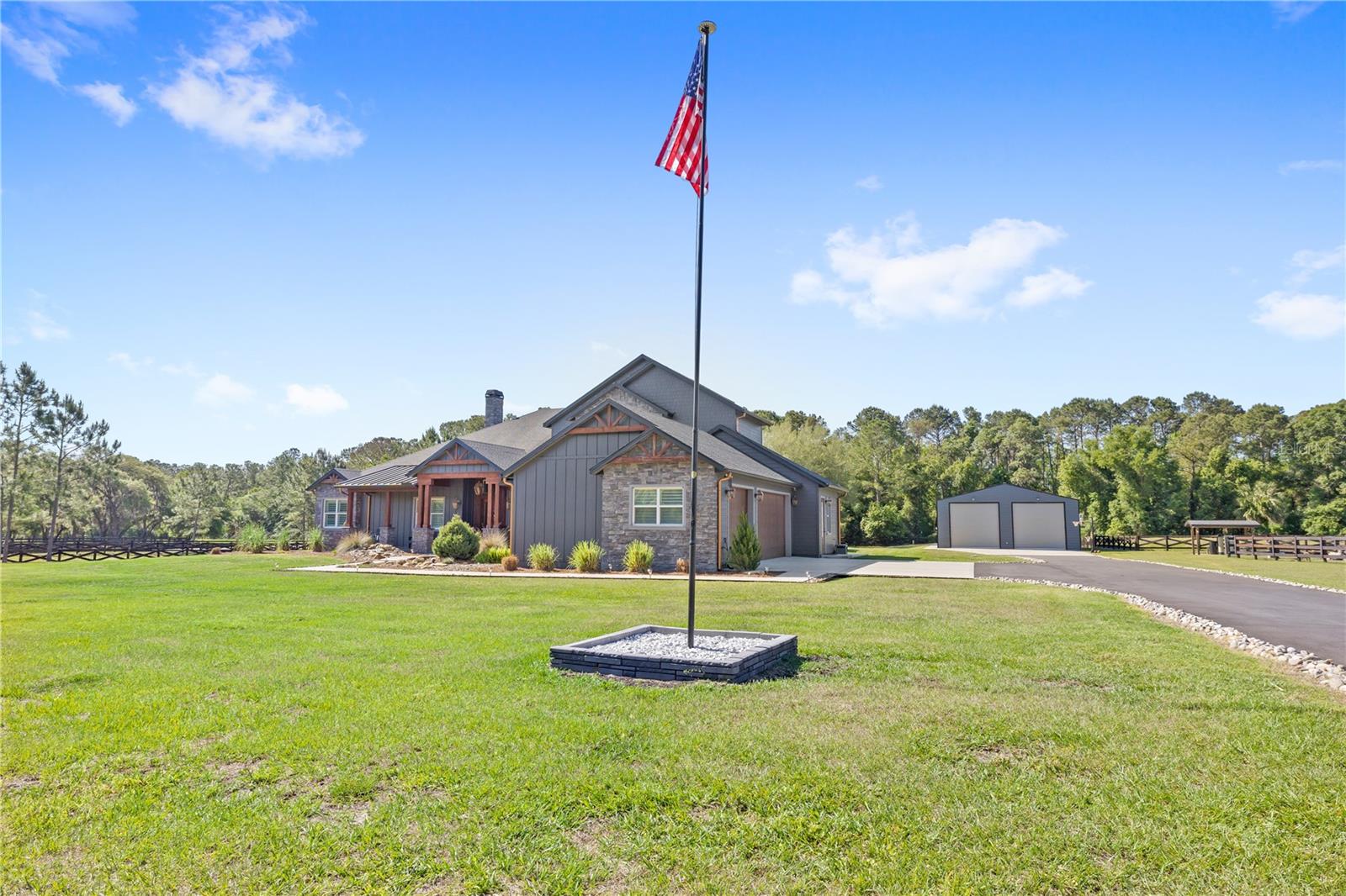 22250 DEER PARK AVE, EUSTIS, FL, 32736