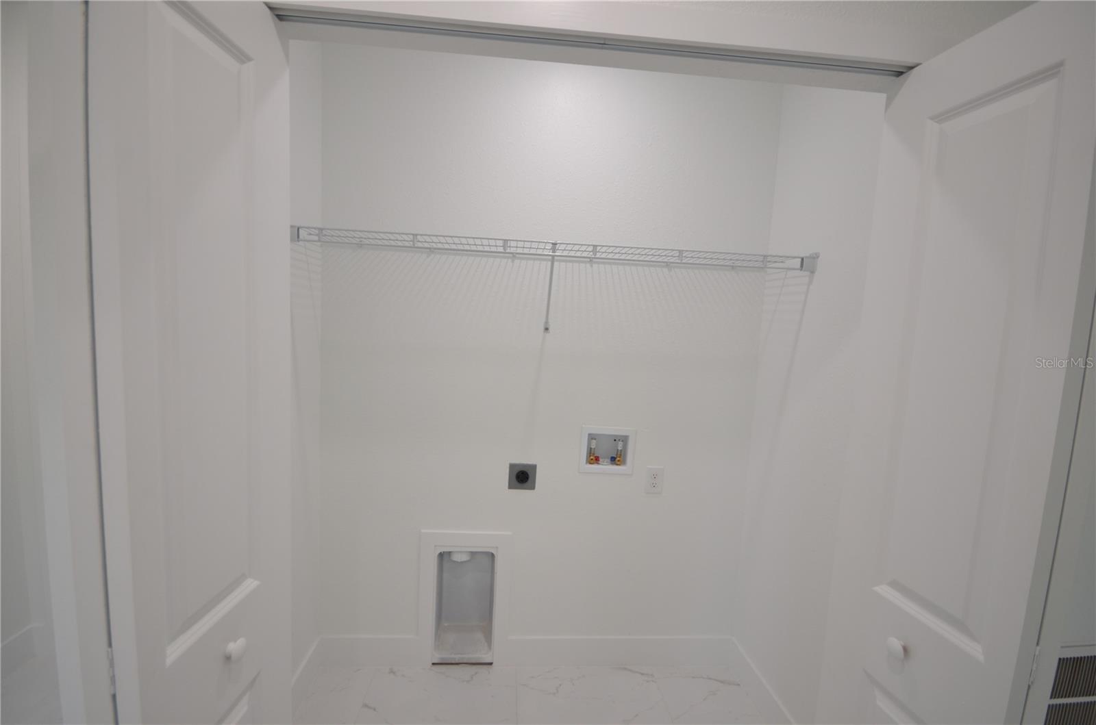 2188 BARKER BLVD, FORT MYERS, FL, 33916