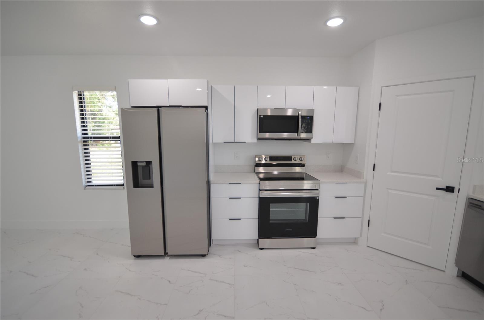 2188 BARKER BLVD, FORT MYERS, FL, 33916