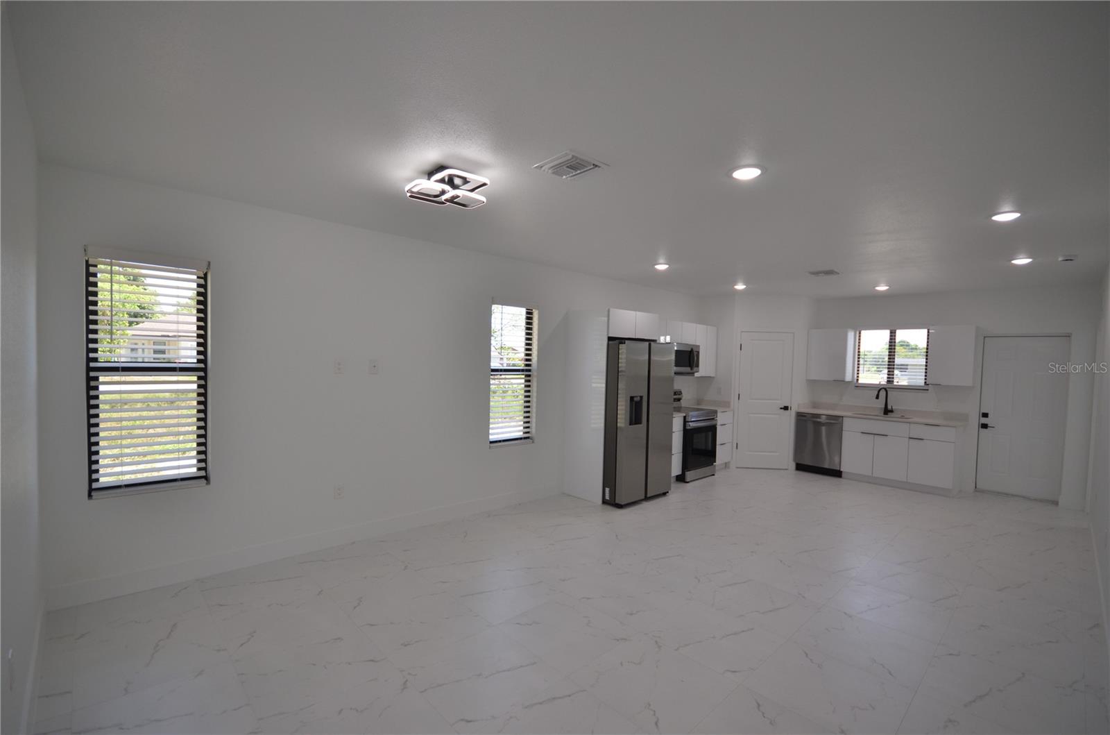 2188 BARKER BLVD, FORT MYERS, FL, 33916