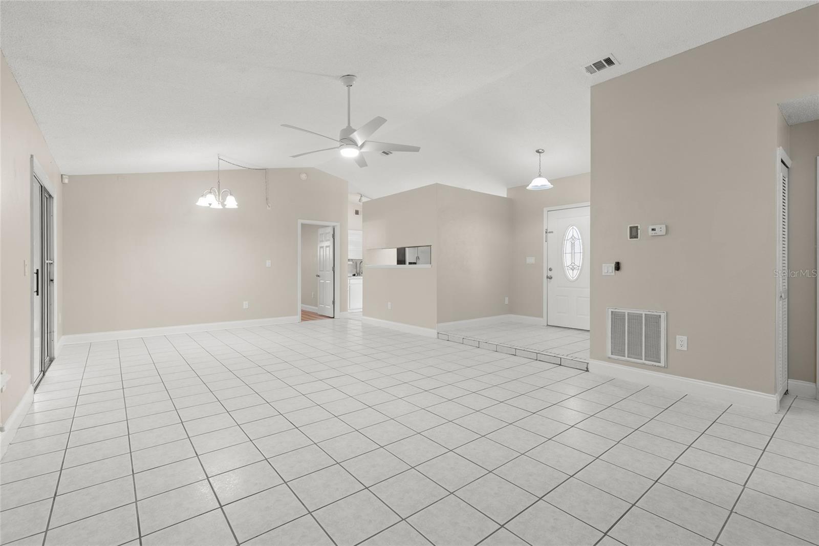 45 LAKE DR, DEBARY, FL, 32713