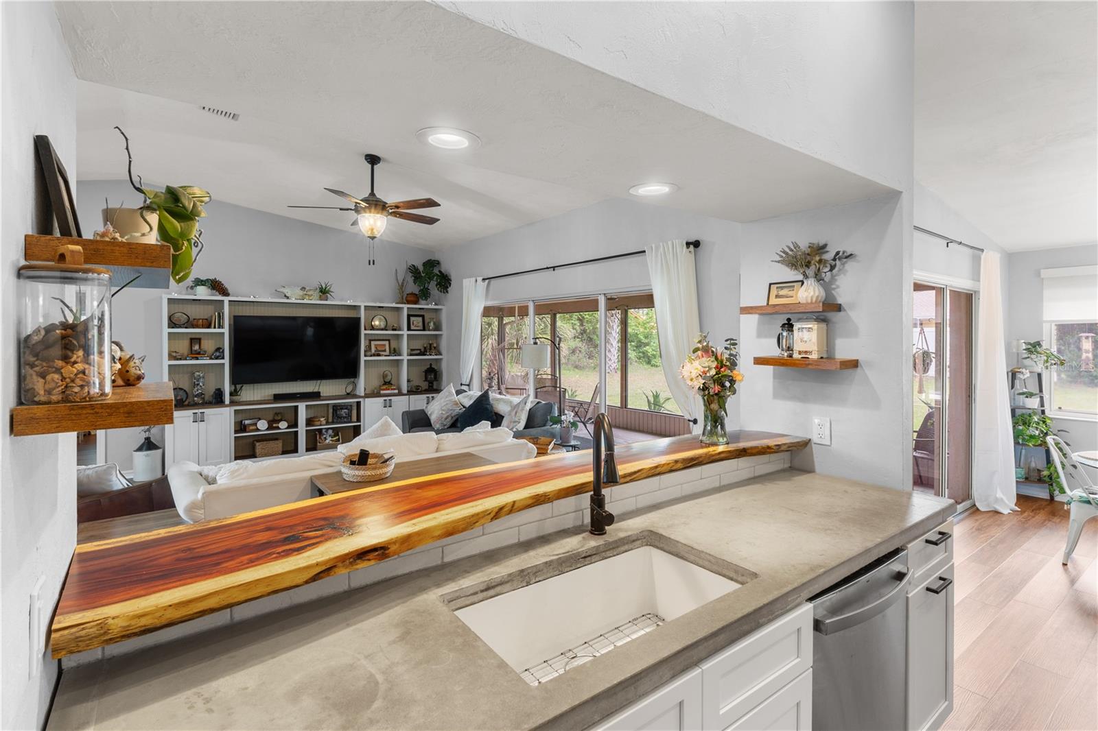 28 WESTBRIAR LN, PALM COAST, FL, 32164