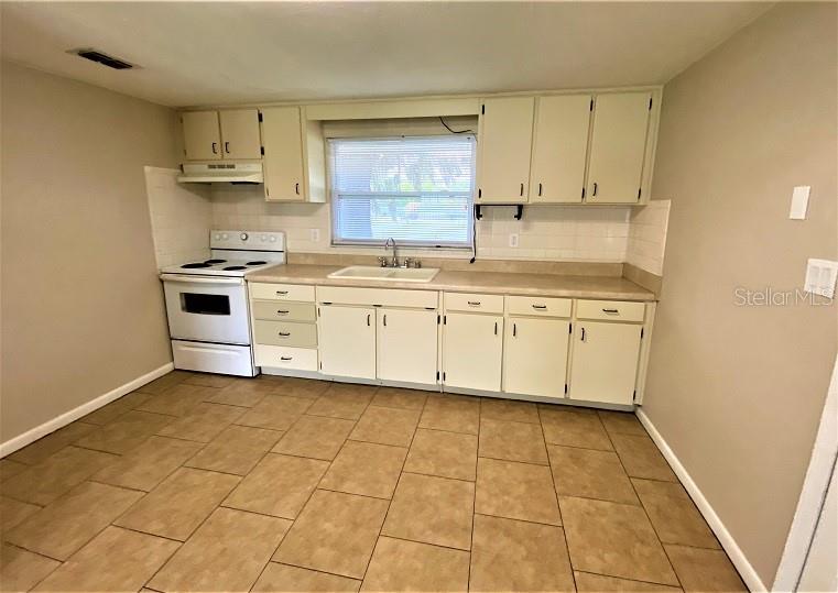 39014 SOUTH AVE, ZEPHYRHILLS, FL, 33542