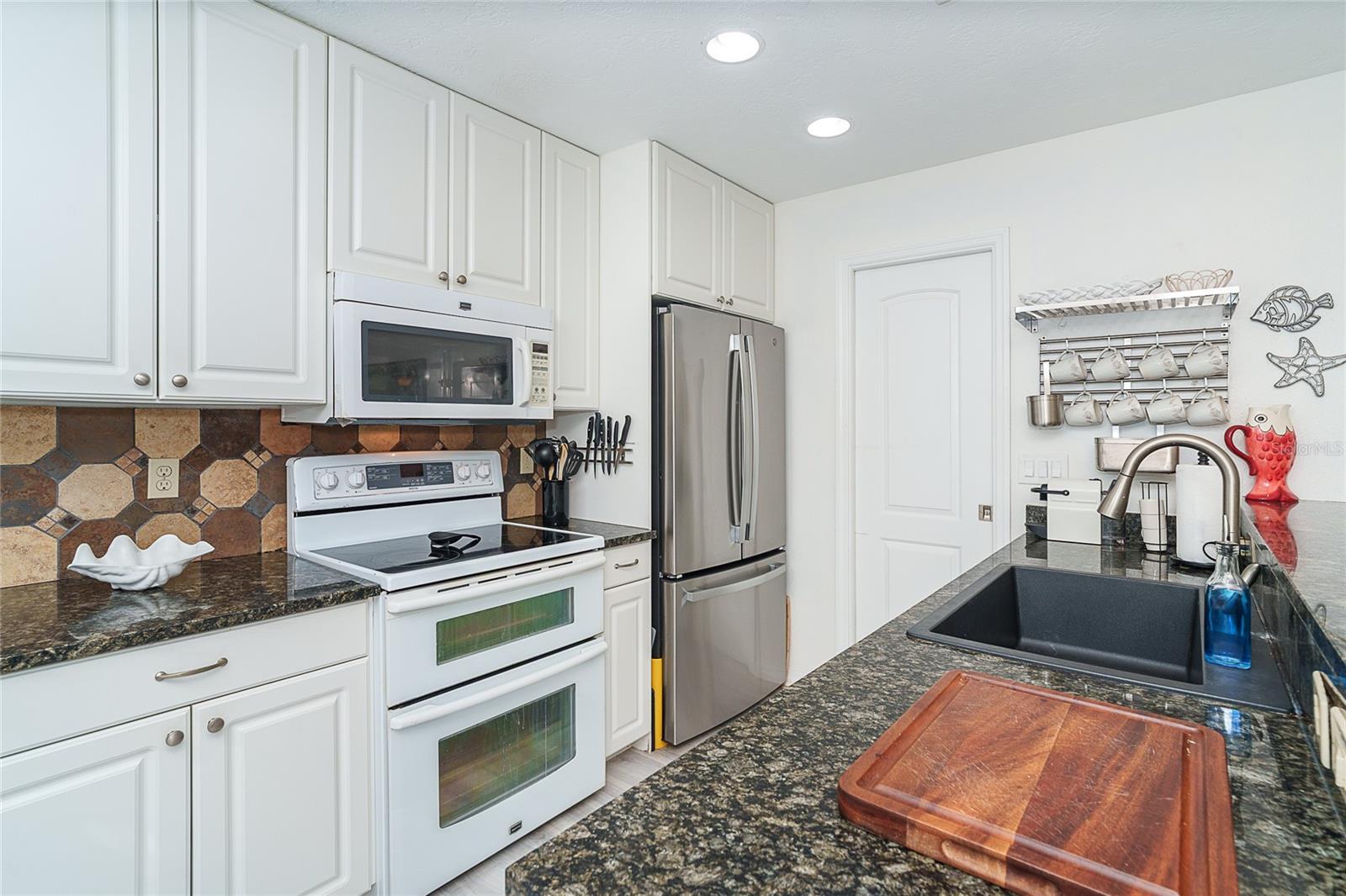184 N GULF BLVD #8, PLACIDA, FL, 33946