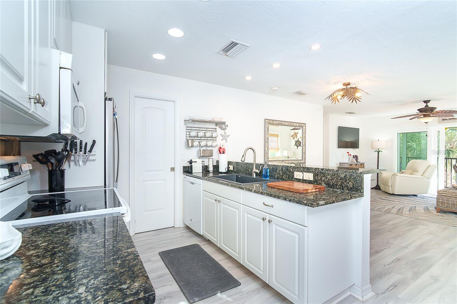 184 N GULF BLVD #8, PLACIDA, FL, 33946