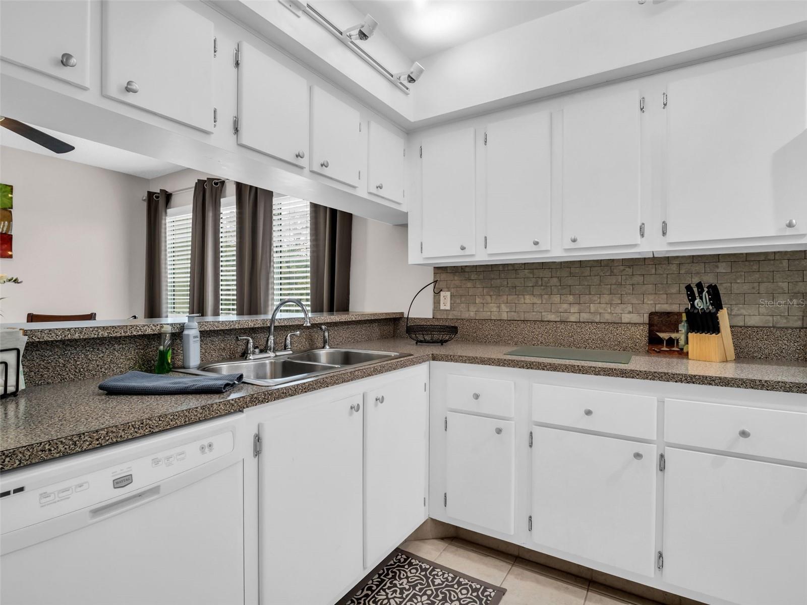 608 WINDRUSH BAY DR #225, TARPON SPRINGS, FL, 34689