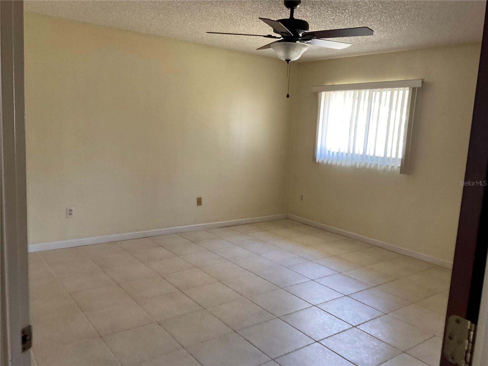 1073 W EMBASSY DR, DELTONA, FL, 32725