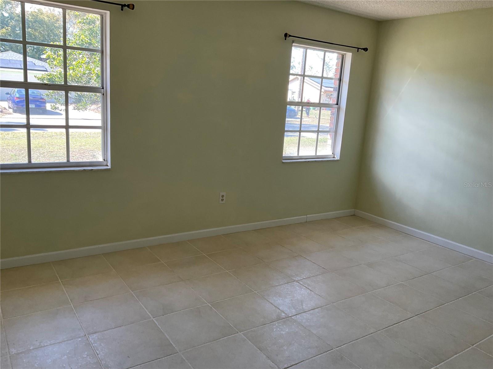 1073 W EMBASSY DR, DELTONA, FL, 32725
