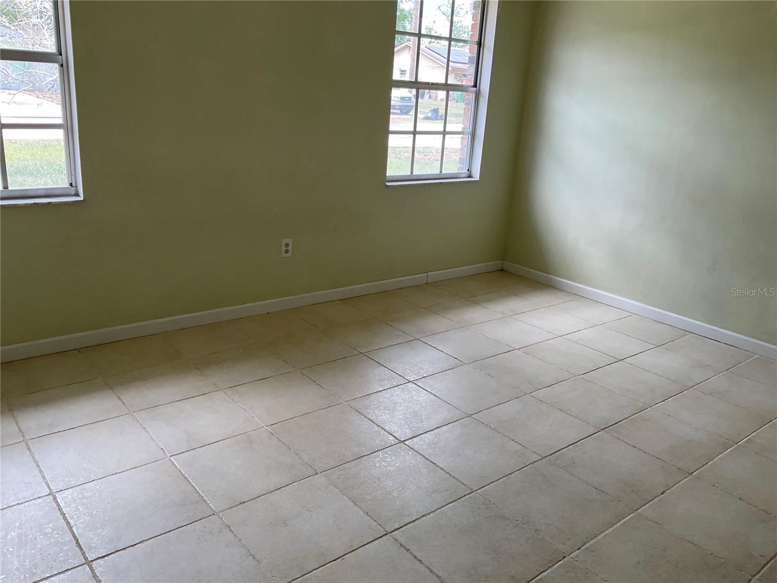 1073 W EMBASSY DR, DELTONA, FL, 32725