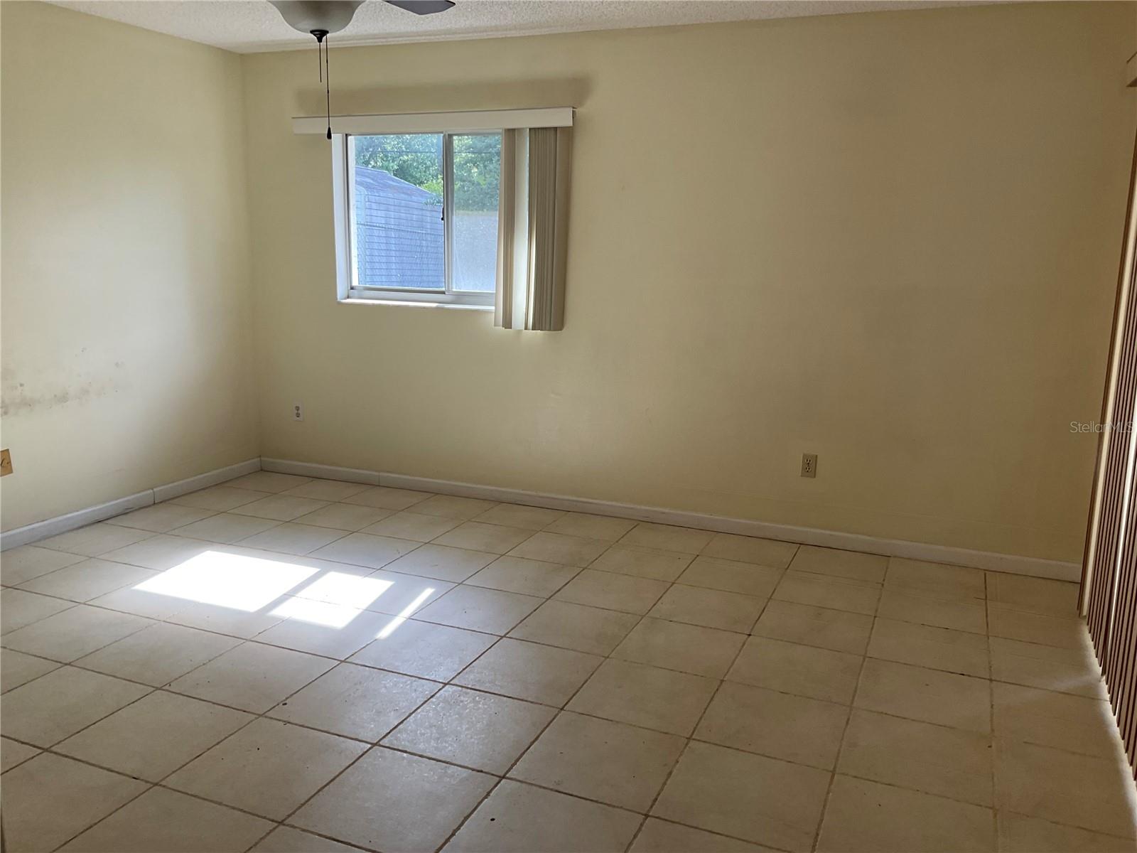 1073 W EMBASSY DR, DELTONA, FL, 32725