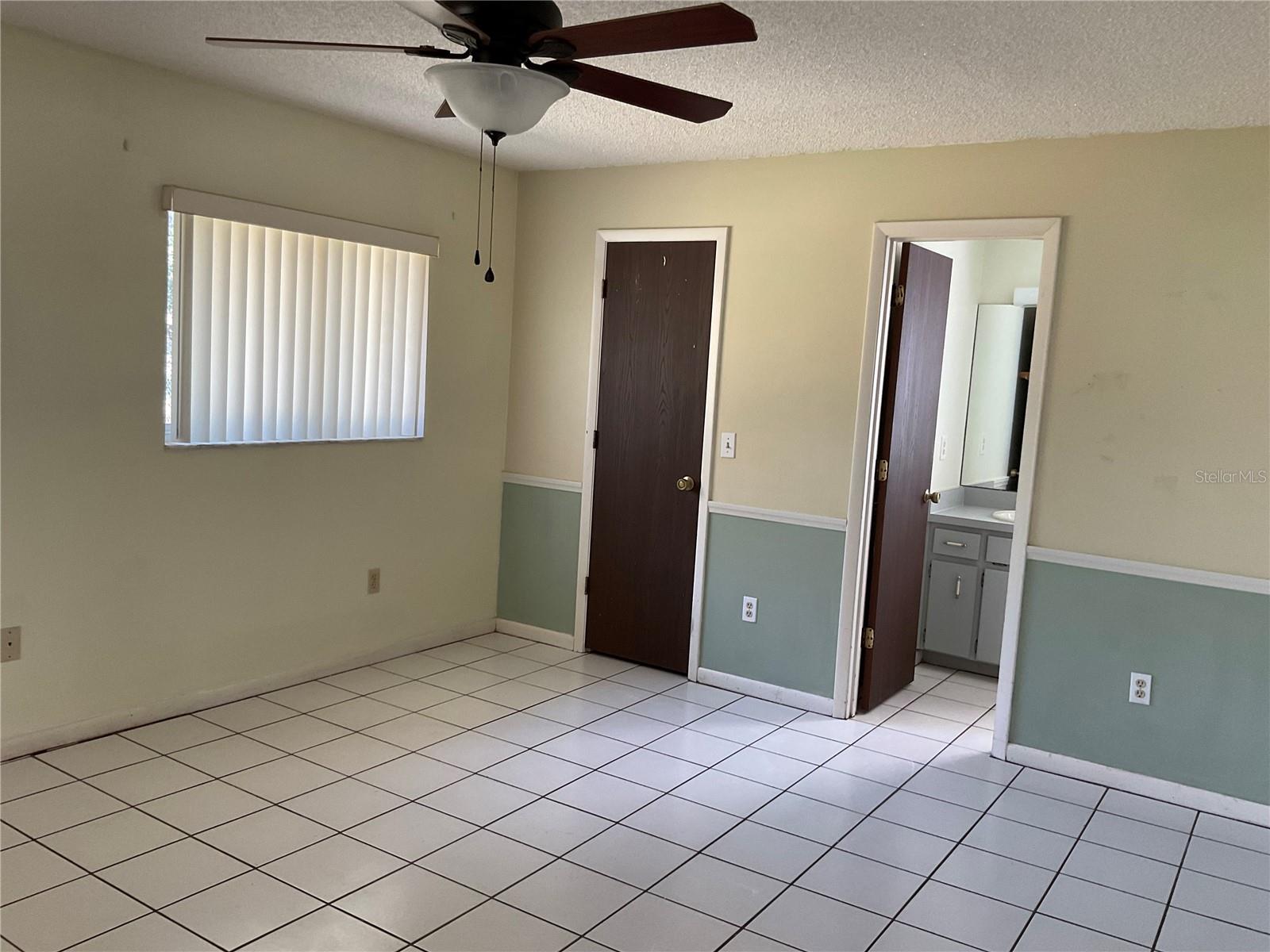 1073 W EMBASSY DR, DELTONA, FL, 32725
